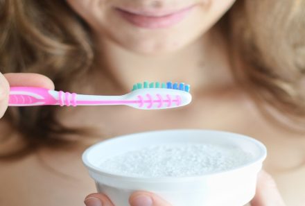 Home Remedies to Whiten Teeth